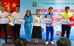 Tuyên dương HLV, VĐV thể thao đạt thành tích tại giải vô địch trẻ Thế giới và vô địch Đông Nam Á năm 2024