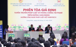 Học sinh Hà Nội hưởng ứng ngày pháp luật Việt Nam