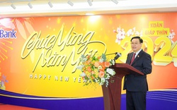 Chủ tịch Quốc hội Vương Đình Huệ thăm và chúc Tết Co-opBank