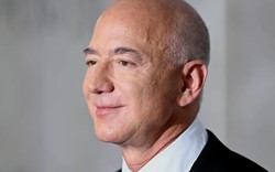 Tỷ phú Jeff Bezos soán ngôi trở thành người giàu nhất thế giới