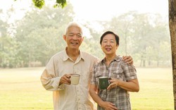 55 - 65 tuổi là giai đoạn “quyết định” tuổi thọ: Nam hay nữ cũng cần “3 không” đảm bảo sống khỏe, sống lâu