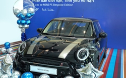 Ngân hàng UOB Việt Nam trao ô tô Mini Cooper cho khách hàng trúng thưởng chương trình ‘Quay số trúng thưởng cùng UOB’