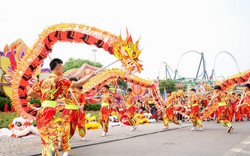 Địa điểm hot nhất Hạ Long lúc này: Du khách đổ xô đến Lễ hội Rồng dịp lễ 30/4