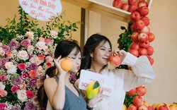 Giới trẻ rần rần check-in thùng trái cây “lơ lửng” có một không hai lần đầu xuất hiện tại Hà Nội