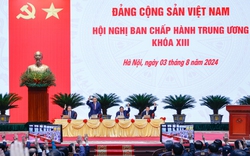 Ban Chấp hành Trung ương Đảng xem xét về công tác cán bộ