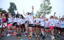 2.000 người tham gia Đường chạy sắc màu “Color Run EcoLakes 2024”