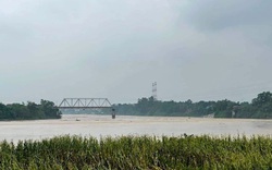 Phú Thọ: Sập nhịp cầu Phong Châu 