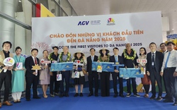 Đà Nẵng và Hội An rộn ràng đón khách du lịch ngày đầu năm mới 2025