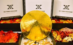 NTK Đỗ Trịnh Hoài Nam mang nón lá dát vàng quảng bá áo dài tại Úc 