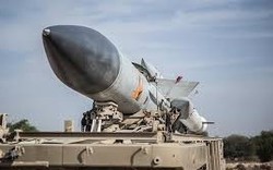 Iran dọa tấn công căn cứ Mỹ bằng tên lửa