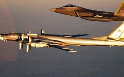 Đột phá sức mạnh “khủng” tiêm kích F/A-18 Mỹ áp tải Tu-95 Bear của Nga