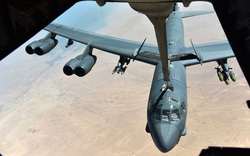 Mỹ “dồn đòn” bom tấn đánh tan trọng điểm Taliban “nóng” chảo lửa Afghanistan