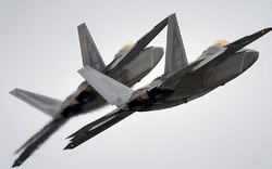 F-22 Mỹ bắn pháo sáng truy kích đánh chặn oanh tạc Nga tại Syria