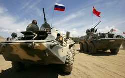 Khủng hoảng ngoại giao và thương mại: Đột phá Nga-Trung “vai kề vai”