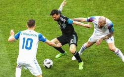 Messi “điêu đứng” vì quả penalty và chịu trách nhiệm trước Argentina