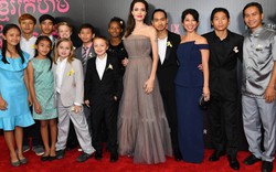 Bí ẩn loại hoa đại gia đình Angelia Jolie cùng cài trên thảm đỏ