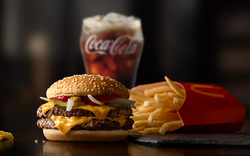 Tìm thấy ma túy trong túi bánh burger của McDonald?