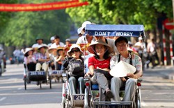 Tân Hoa Xã “ngạc nhiên” trước bùng nổ du lịch biên giới Trung-Việt dịp Tết