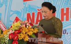 Chủ tịch Quốc hội Nguyễn Thị Kim Ngân dự khai giảng năm học mới tại Tiền Giang