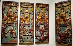 Trưng bày gần 100 hiện vật loại hình đồ gỗ sơn son thếp vàng