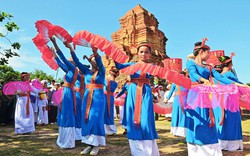 Quảng bá văn hóa tại Ngày hội văn hóa các dân tộc miền Trung lần thứ III 