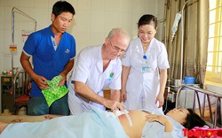Bác sỹ “tây”, “ta” cùng nhau mổ cứu sống sản phụ bị vỡ tử cung
