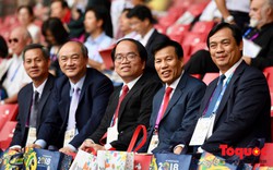 Bộ trưởng Bộ VHTTDL Nguyễn Ngọc Thiện thưởng nóng cho Olympic Việt Nam
