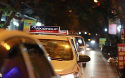 Hà Nội “nghẹt thở” với taxi tăng đột biến
