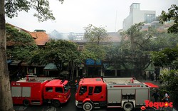 Hà Nội: Cháy lan nhiều nhà dân trên phố Phùng Hưng