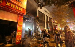 Hà Nội: Cháy lớn tại một tiệm kinh doanh rèm cửa