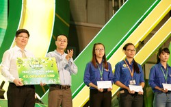 Trao 30 suất học bổng cho sinh viên ĐH Nông Lâm TP HCM