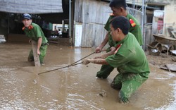 Bão số 4: 6 người chết tại Nghệ An, nhiều nhà dân ngập sâu trong bùn