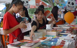 Giới trẻ nên đến Ngày Sách Việt Nam để tìm đọc những cuốn sách hay 