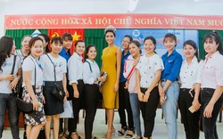 Hoa hậu H’Hen Niê trao học bổng 100 triệu hỗ trợ sinh viên