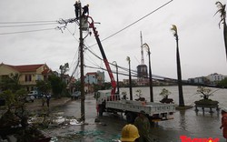 EVNCPC: Khẩn trương khôi phục cấp điện trở lại sau cơn bão số 12