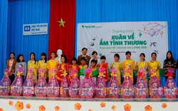 Trao quà Tết cho hàng trăm em nhỏ ở Làng trẻ em SOS Đà Nẵng