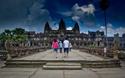 Campuchia cấm du khách ăn mặc hở hang vào Angkor Wat