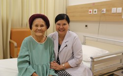 Ca phẫu thuật “giải phóng” cụ bà 92 tuổi khỏi khối u buồng trứng quái ác