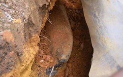 Lâm Đồng: Đào móng nhà, múc được bom nặng 320kg