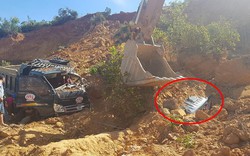 Nóng: Cận cảnh vụ sập mỏ đất vùi lấp 2 xe tải ở Hà Tĩnh
