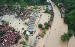 Quảng Ninh mưa lớn mù trời: Quốc lộ 18 tê liệt vì ngập lụt