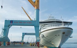 Yêu cầu khắc phục tình trạng tàu chở khách du lịch không thể cập cảng Phú Mỹ