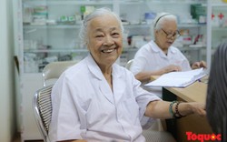 Cụ bà 80 tuổi mở phòng khám miễn phí suốt 25 năm 