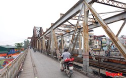 Cầu Long Biên vắng bóng con nghiện nhưng vẫn còn kim tiêm