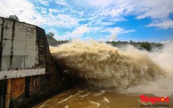 Thủ tướng Chính phủ yêu cầu khẩn cấp ứng phó mưa lũ, đảm bảo an toàn hồ đập