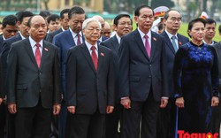  Đại biểu Quốc hội viếng Chủ tịch Hồ Chí Minh
