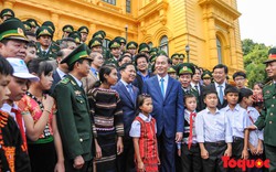 Chủ tịch nước tuyên dương 60 thầy giáo mang quân hàm xanh 