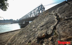 Hà Nội: Nhiều vết nứt dài dưới chân cầu Đuống, dân thấp thỏm lo mất nhà