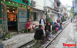 Xử lý loạt quán cafe lấn chiếm lấn chiếm hành lang an toàn đường sắt