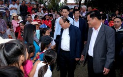 Thủ tướng Nguyễn Xuân Phúc: “Không để gia đình nào thiếu cơm, lạt muối“
